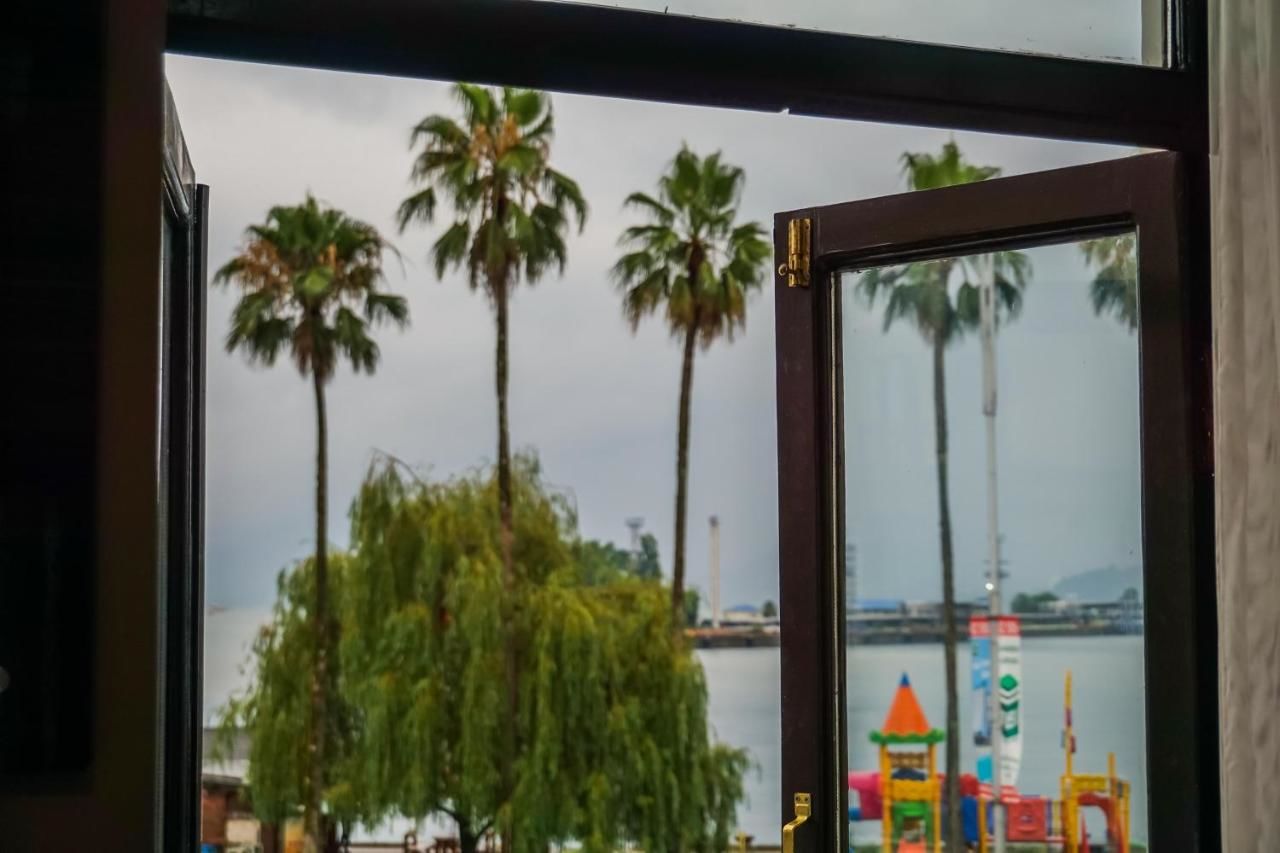 Отель Hotel Poseidon Батуми