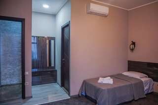 Отель Hotel Poseidon Батуми Двухместный номер с 1 кроватью или 2 отдельными кроватями, вид на город-2